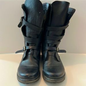 Steve Madden Slip on Black Boots size 8